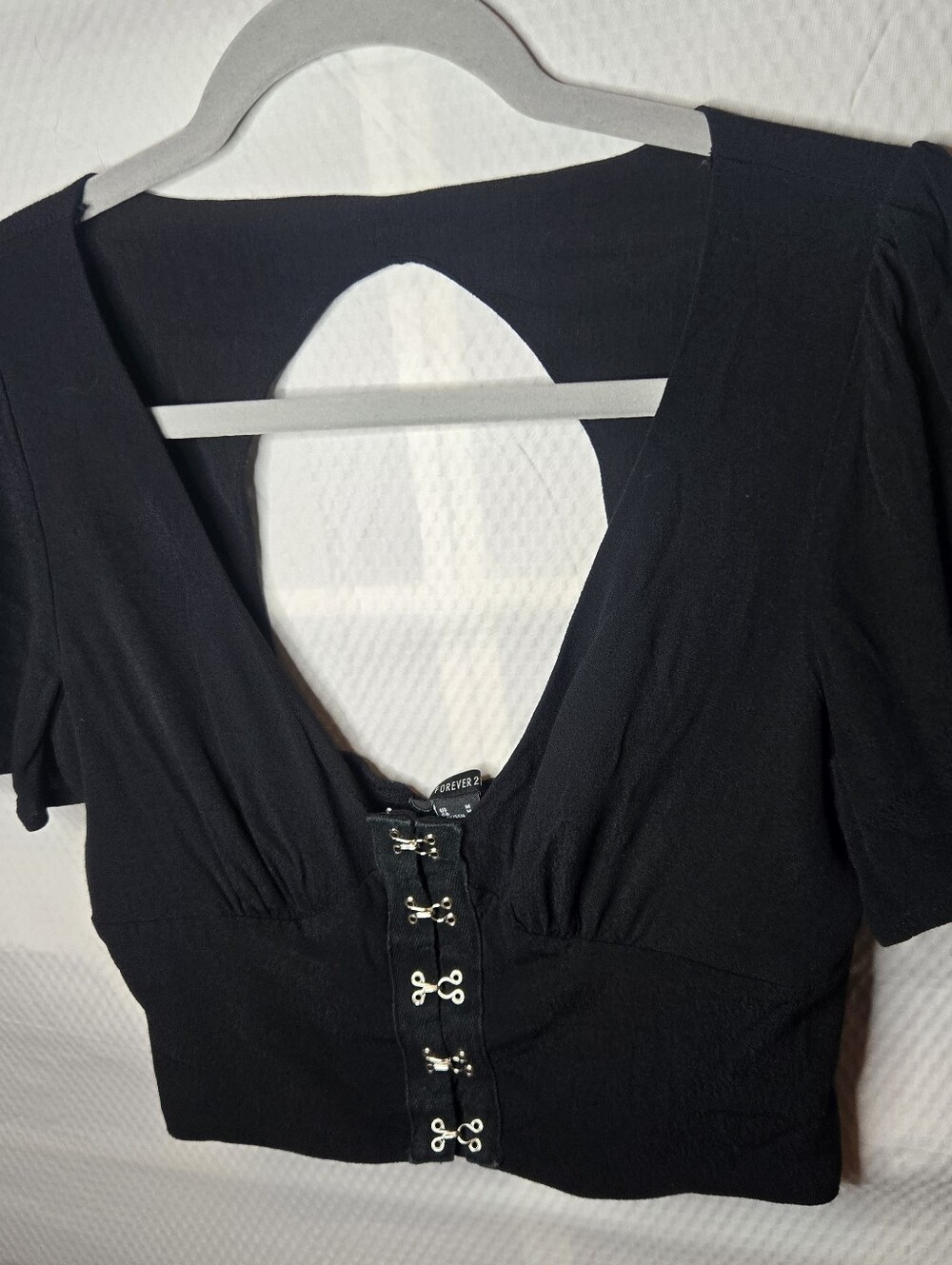 Forever 21 Black Hook-and-Eye Cropped Top with V-Neck And Open Back